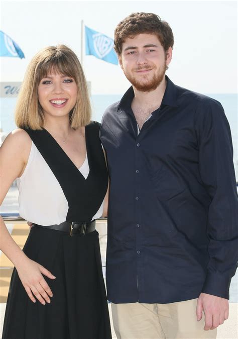 jennette mccurdy and boyfriend in hawaii|What We Know About Jennette McCurdys Love Life